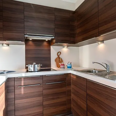 Superb Duplex In A Recently Finished Building, Very Centrally Located But Still Within Walking Distance Of The Sea And The Beach